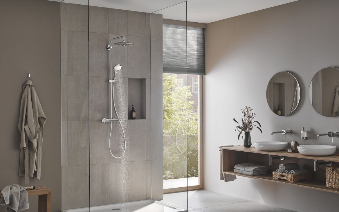 badkamer beige douche douchesysteem badmeubel kraan